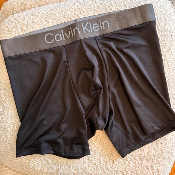 NWT Calvin Klein microfiber boxer briefs, size medium, multiple colors available - Picture 6 of 6